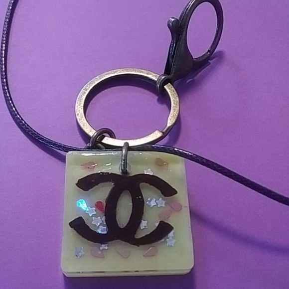 💐 Necklace/Keychain🌼 3/$25 - Picture 4 of 5